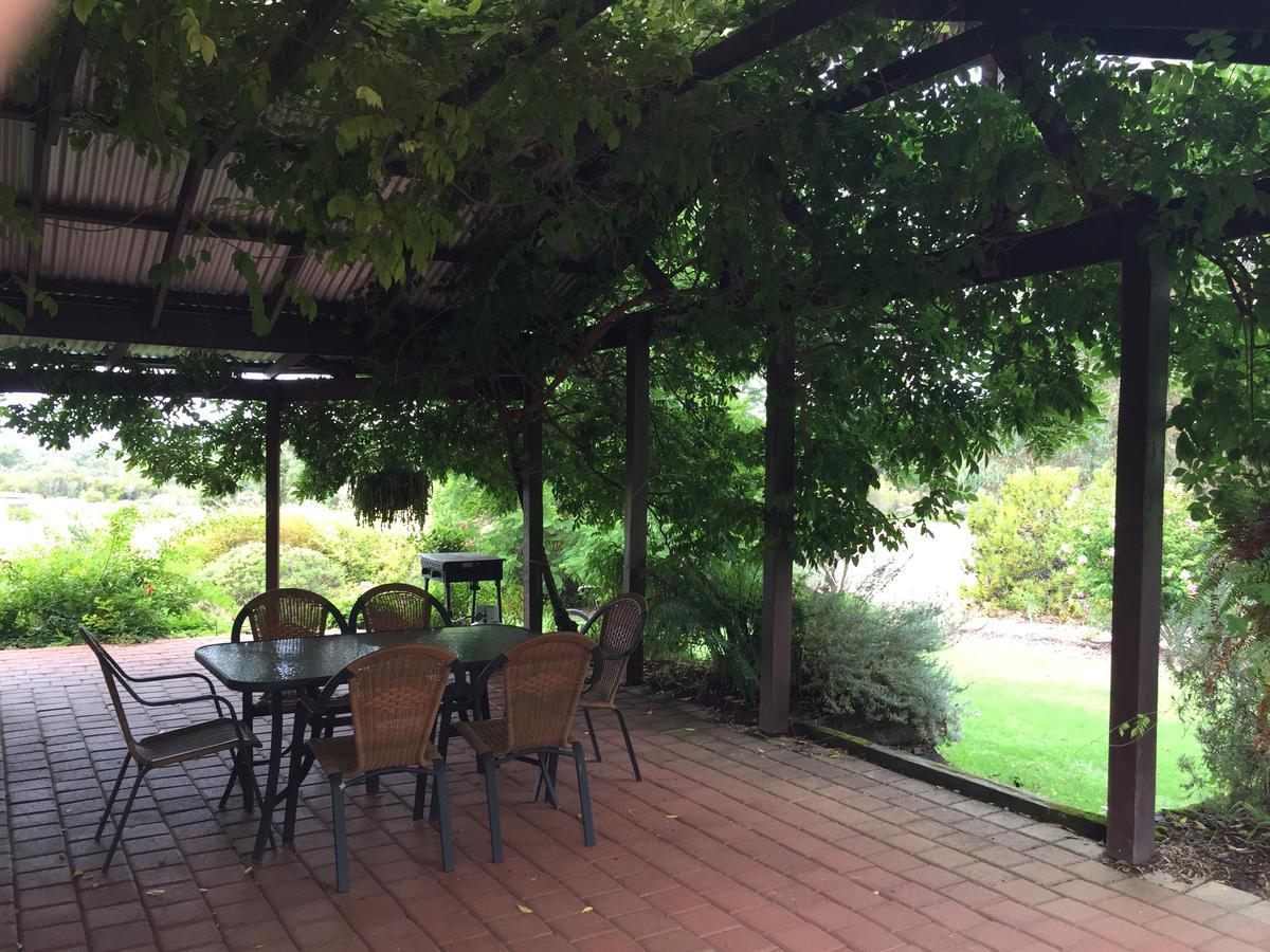 Silversprings Spa Retreat Pet Friendly Cottages And Glampings Metricup Eksteriør bilde